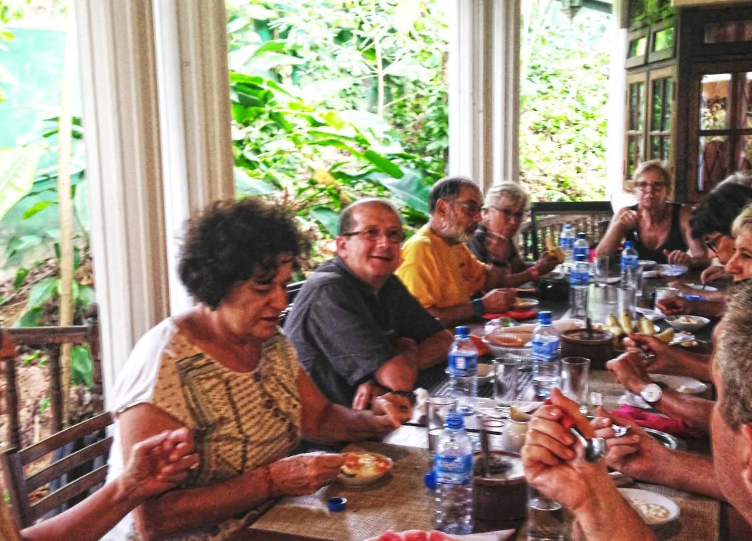 קנדי Tree Breeze Inn בית הארחה