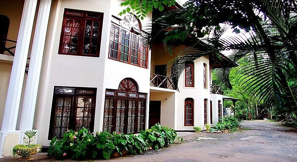 Tree Breeze Inn Kandy